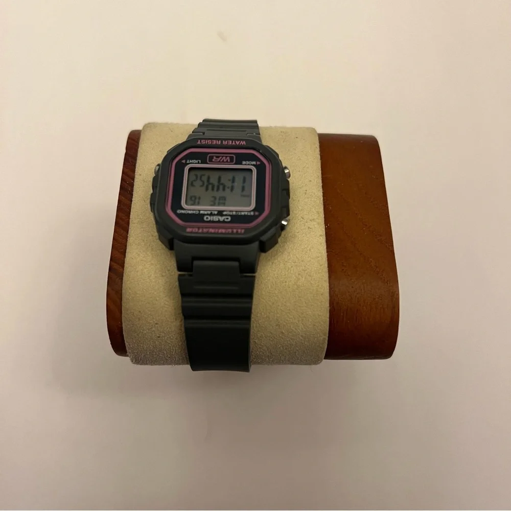 Casio Women's LA20WH-8A Classic Digital Watch Gray and‎ Pink